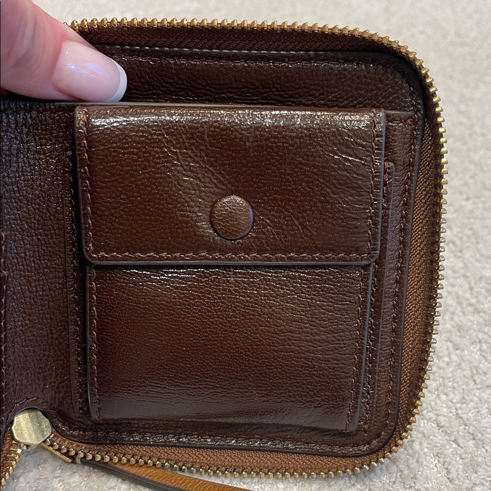 Tory Burch Tan Embossed Logo Wallet - Picture 4 of 4